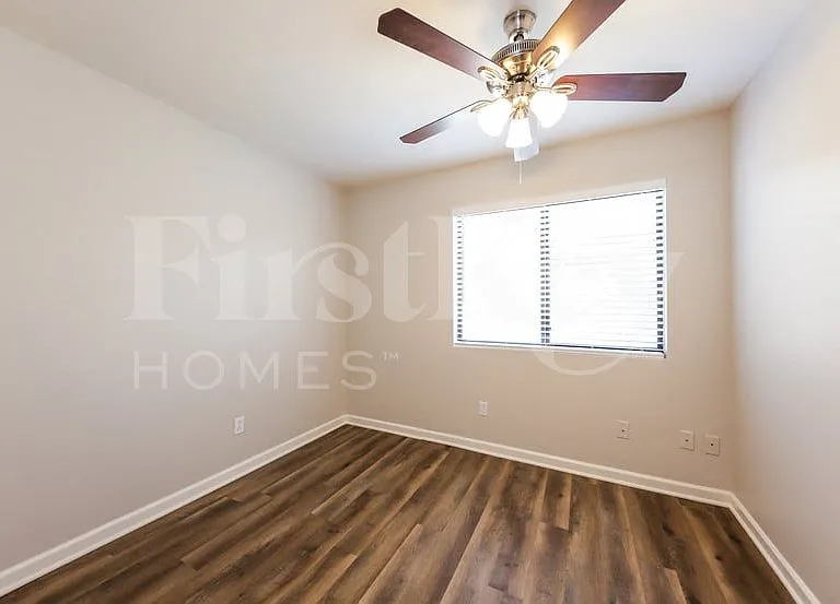 3145 W Crest Ln — Photo 10