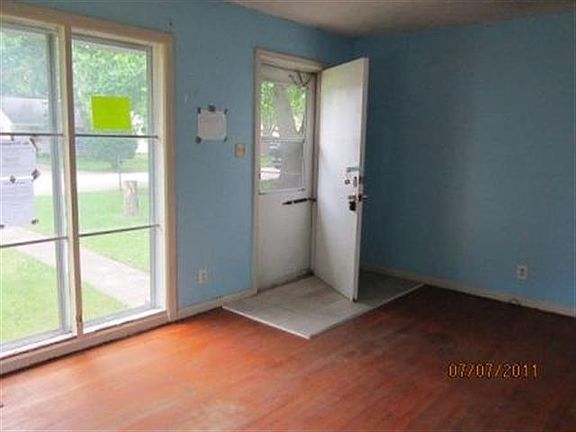 3rd image of 1300 S 25th St