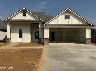 141 Lakes Edge Dr, Broussard, LA 70518