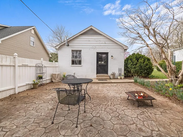 932 Woodrow Ave — Photo 43