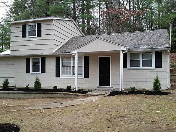 15 Pawtucket Ave, Glocester, RI 02814