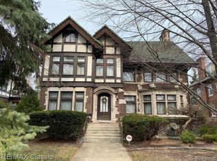 1052 Burns St, Detroit, MI 48214