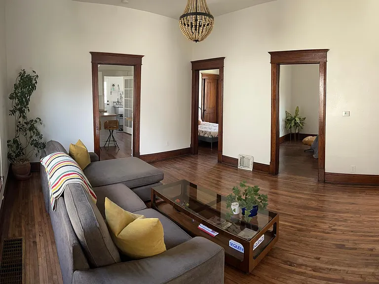 736 Monroe Ave — Photo 3