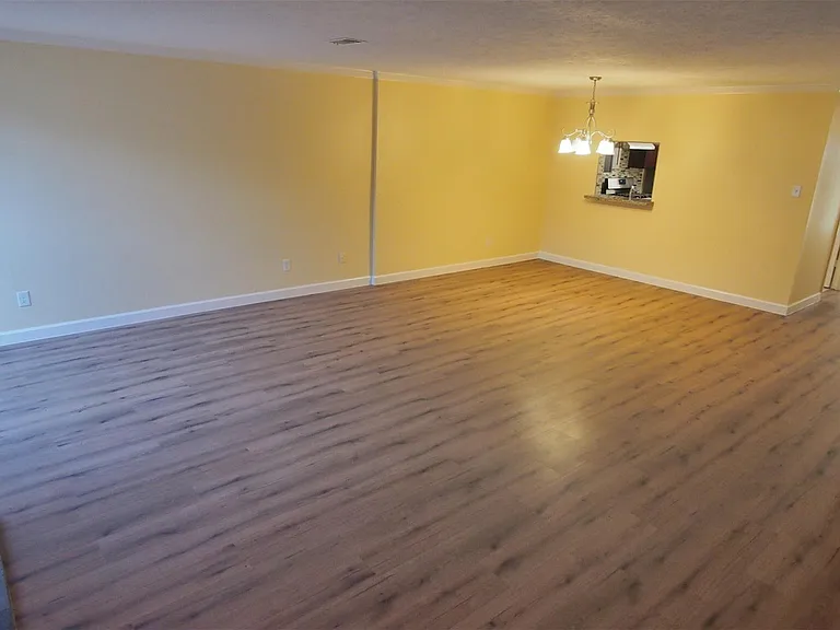 15312 Gorham Dr — Photo 6