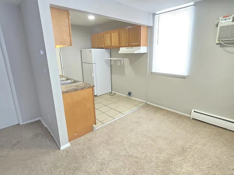 River Park Apartments — Photo 6