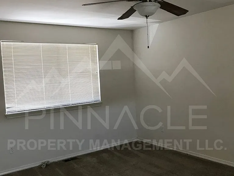 3500 Main St — Photo 5
