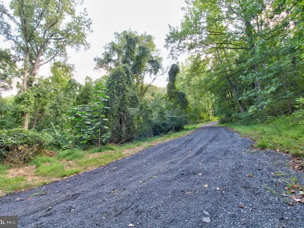 Old Ski Lodge Ln, Washington, VA 22747
