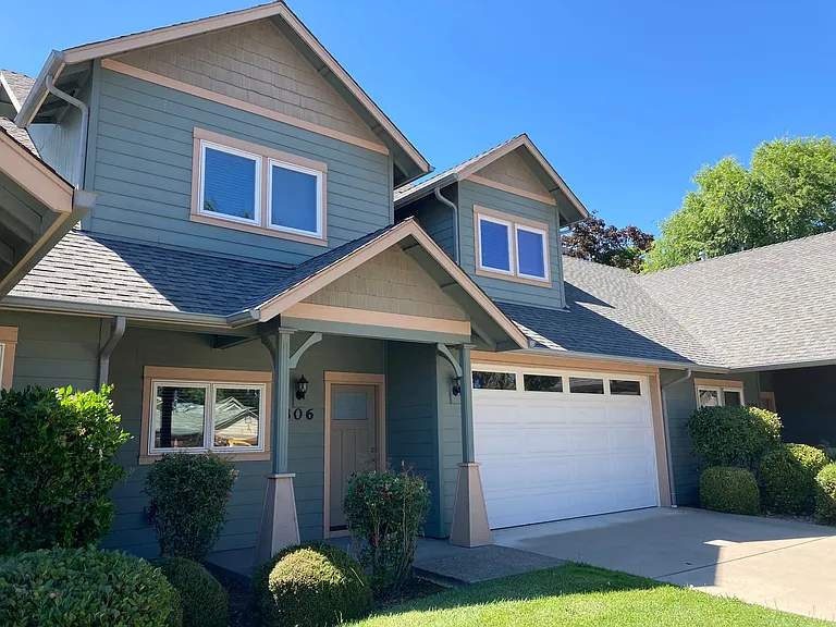 806 SW Kinsington Ct — Photo 2