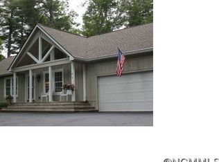 25 Chestnut Ct, Sapphire, NC 28774