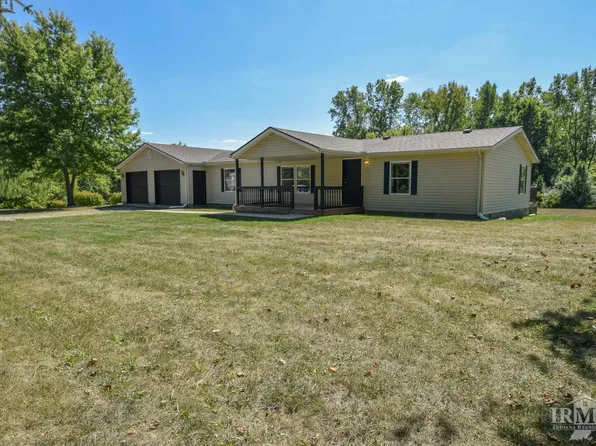 8201 W River Rd, Yorktown, IN 47396