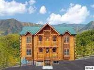 3038 Hickory Dr, Pigeon Forge, TN 37863