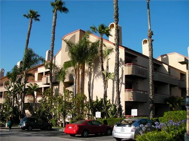 1 bed, 696 sqft, $2,100 — Photo 1
