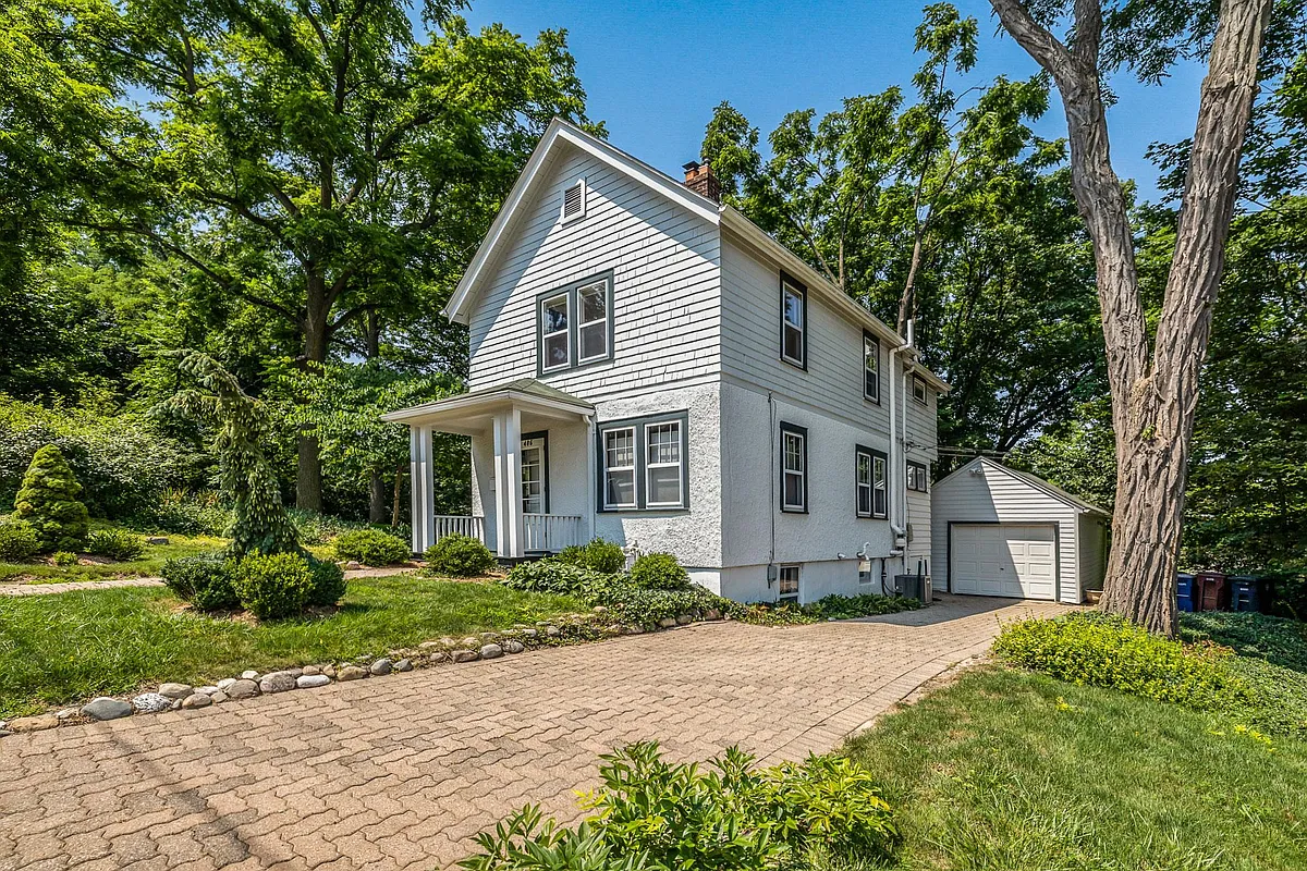 Building Photo - 406 Koch Ave
