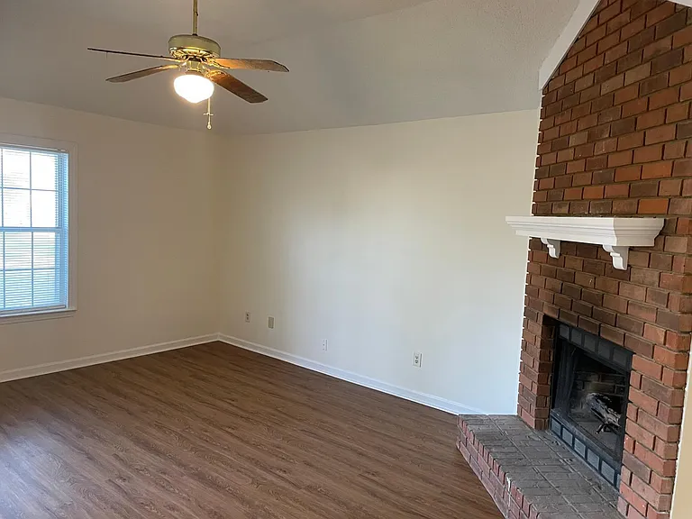 3918 Oak Branch Cir W — Photo 4