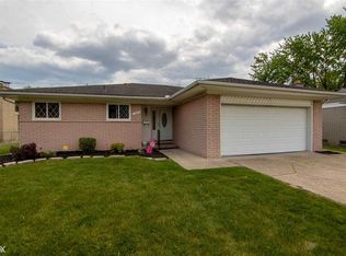 13406 Cloverlawn Dr, Sterling Heights, MI