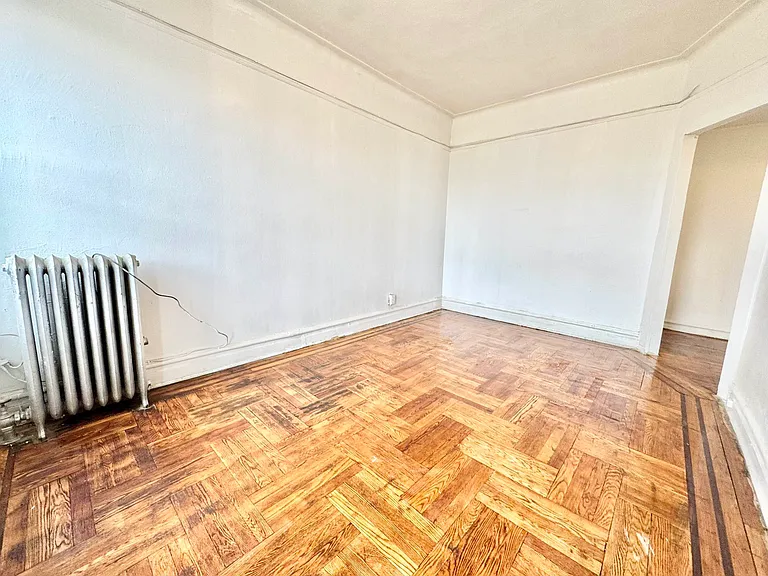 679 48th St #4B — Photo 9