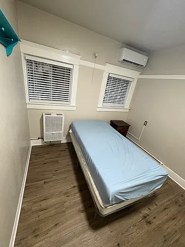 N Michigan Ave Photo 1