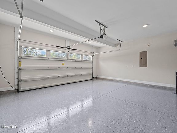 3rd image of 912 Terraces Lane