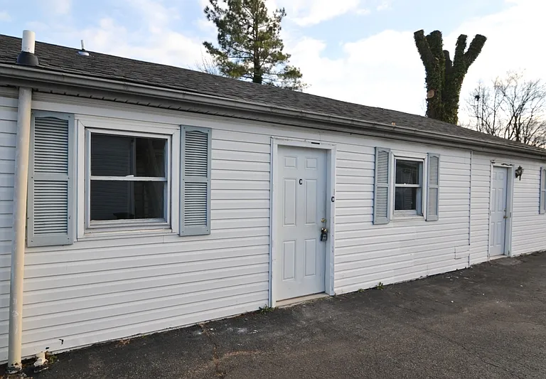 4914 Fort Ave #C — Photo 1