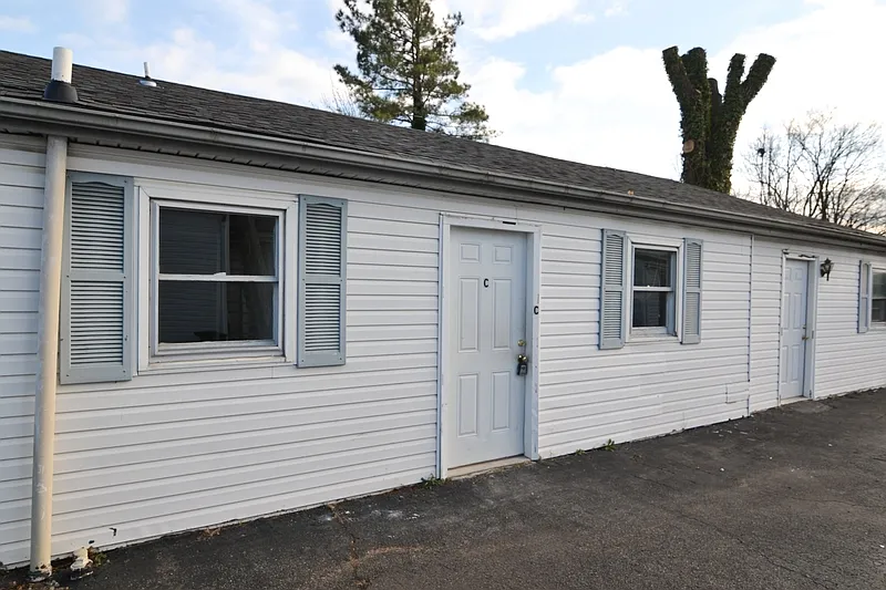 4914 Fort Ave #C