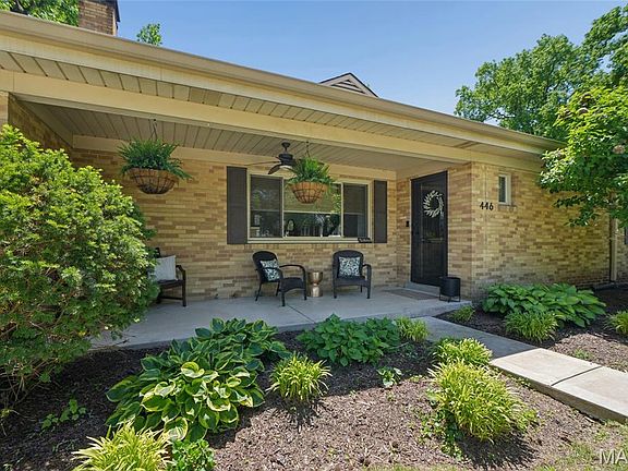 2nd image of 446 Hampshire Ct