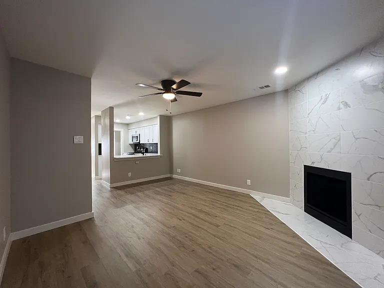 4013 1/2 Menchaca Rd #1 — Photo 16