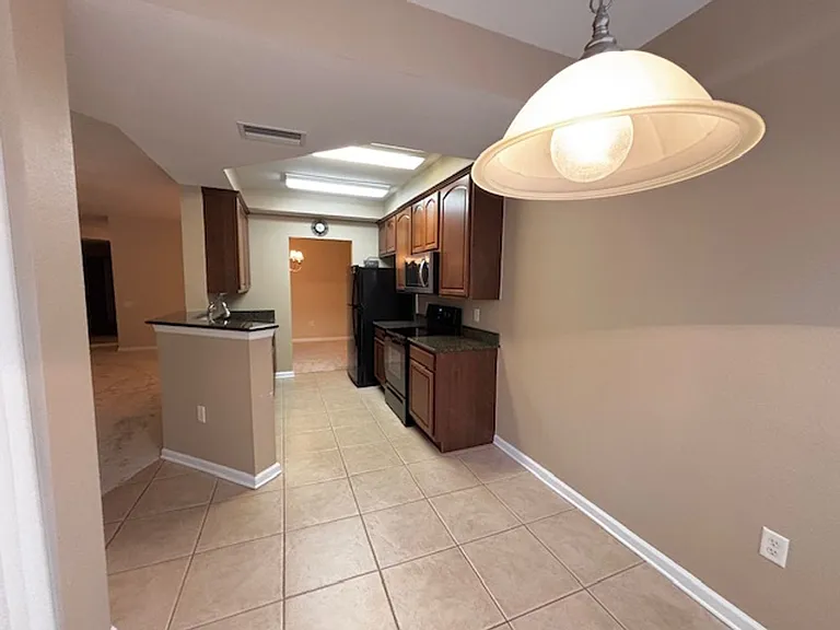 520 Hockendale Cv — Photo 5