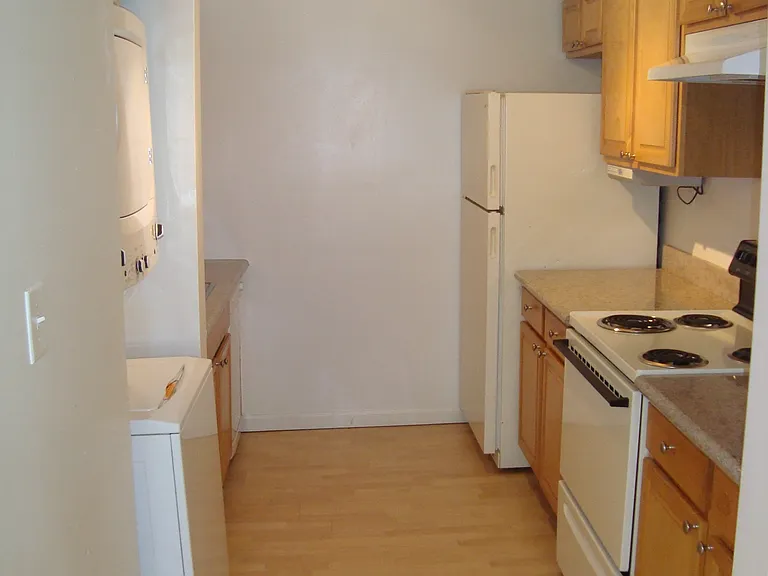 4390 McPherson Ave — Photo 8
