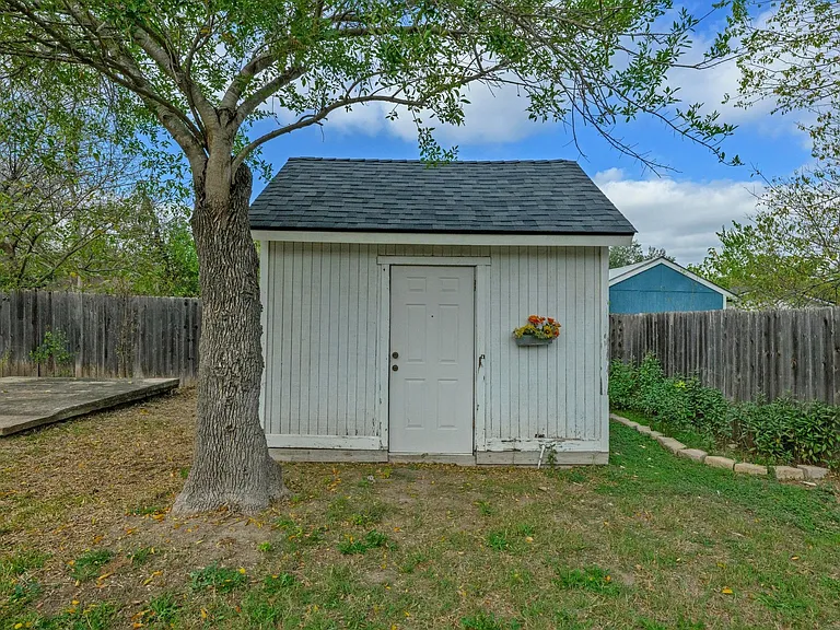 5704 Cedardale Dr — Photo 23