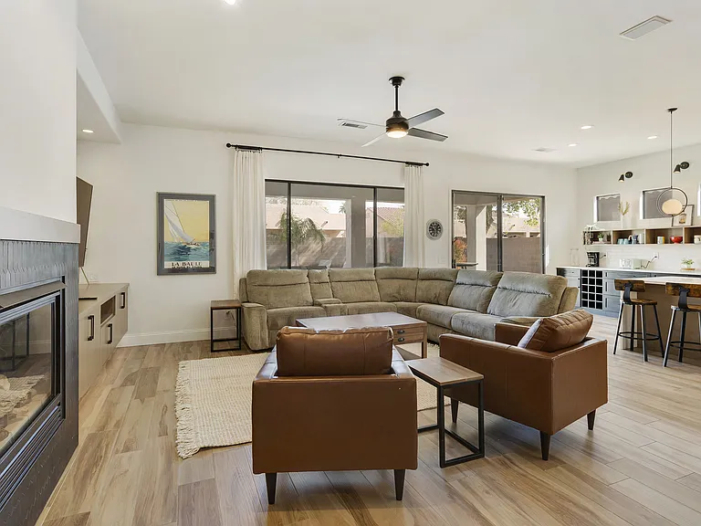 442 W Carob Dr — Photo 43