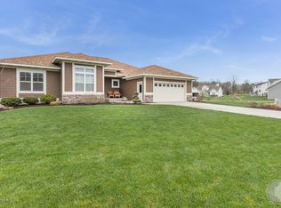 1525 Savannah Dr, Zeeland, MI 49464