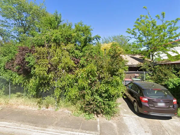 3687 Hilsinger Rd, Medford, OR 97535