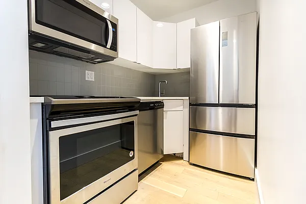 Rented by Compass | media 9