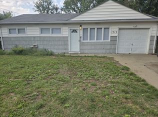 1712 SE 24th St, Topeka, KS 66605