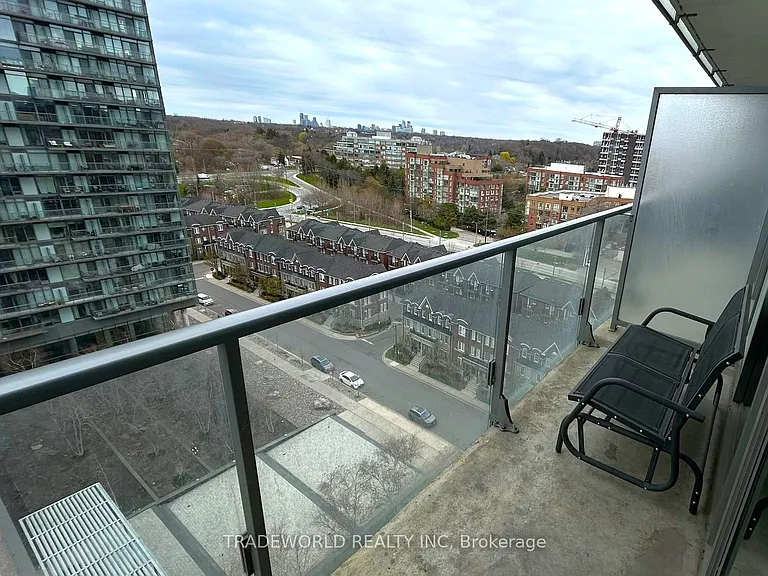 103 The Queensway #1210 — Photo 13