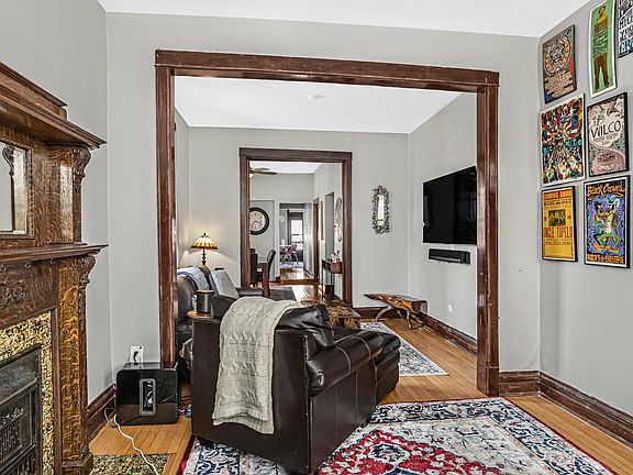 5th image of 1931 N Hoyne Ave APT 3