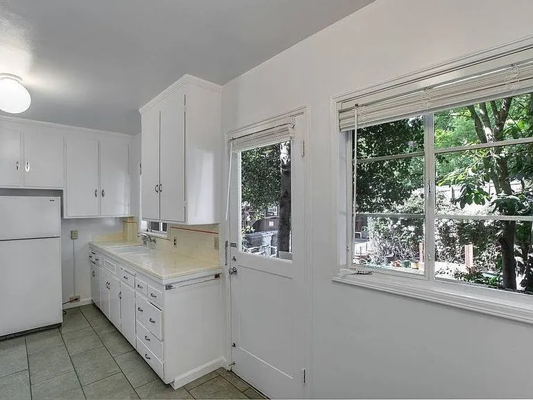 2727 Parker St #H — Photo 8
