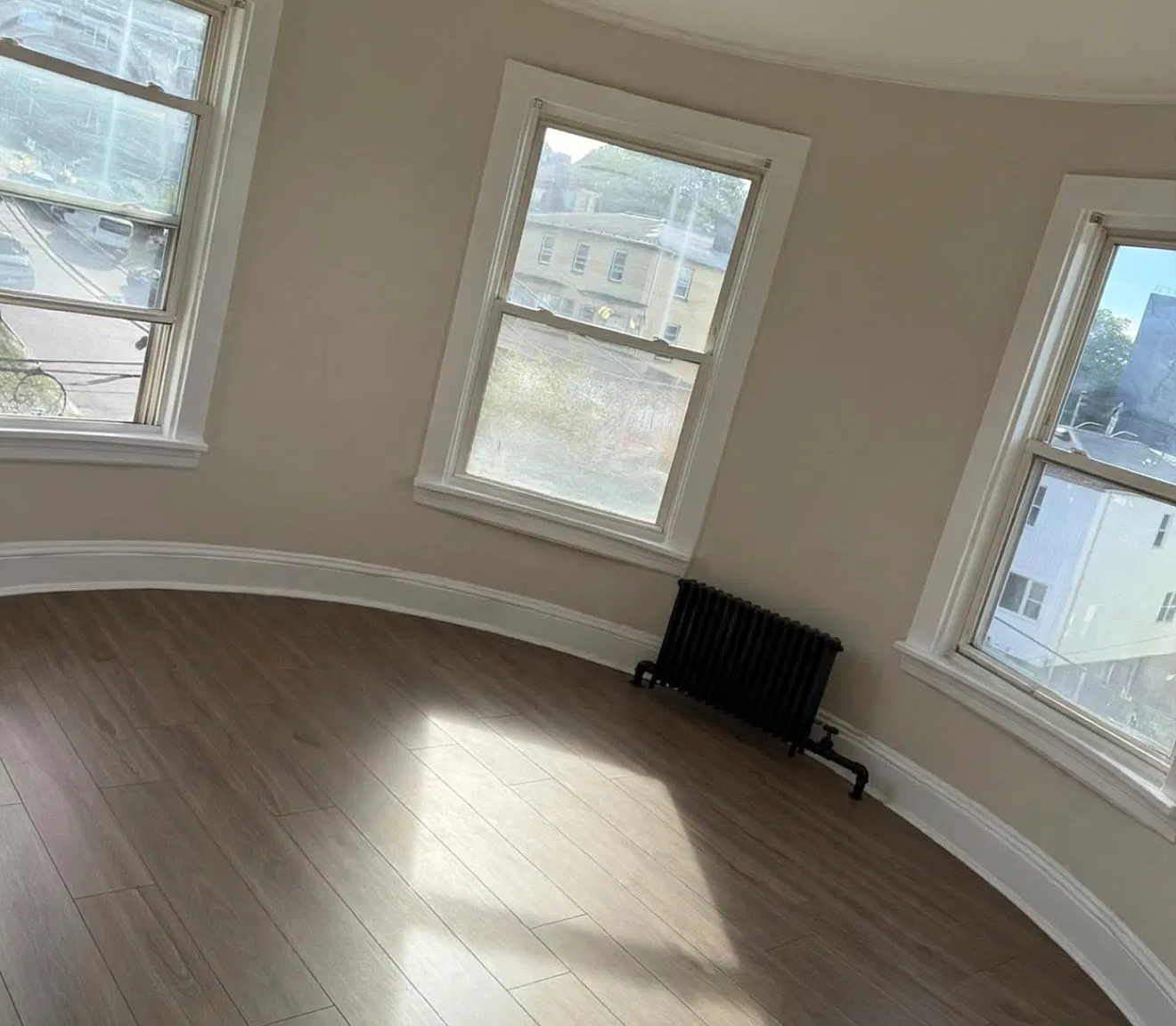 2 bed, 850 sqft, $2,700 — Photo 4