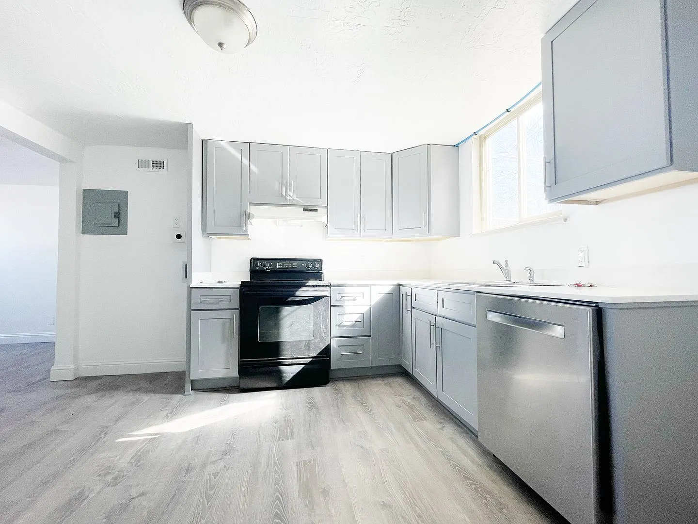 3508-3514 Bruce Randolph — Photo 4