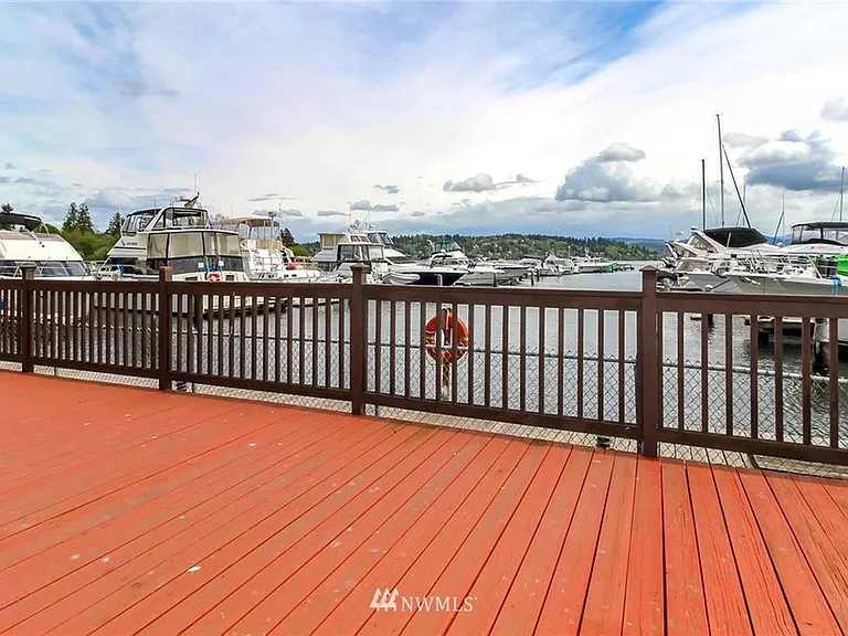 9030 Seward Park Ave S #411 — Photo 19