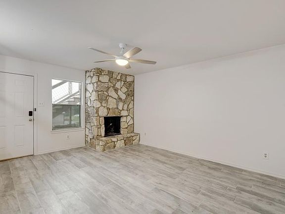 3rd image of 809 Bracewood Cir #B