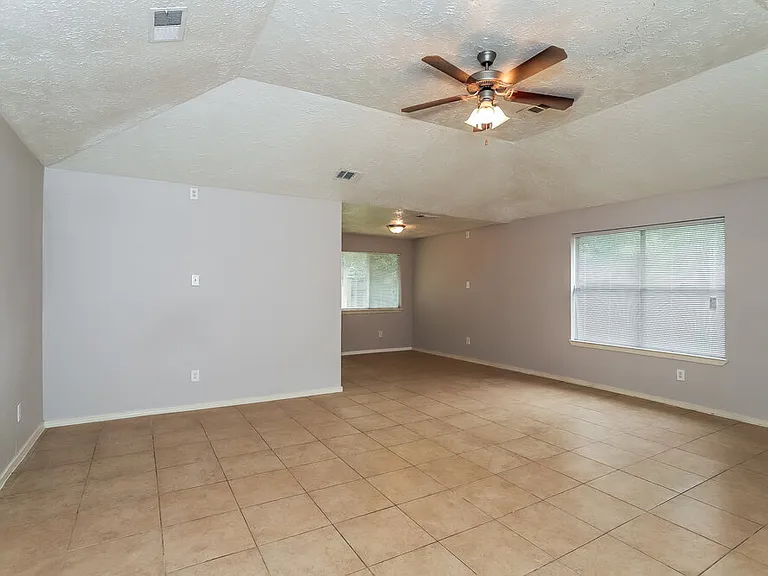 2010 Quail Place Dr — Photo 5