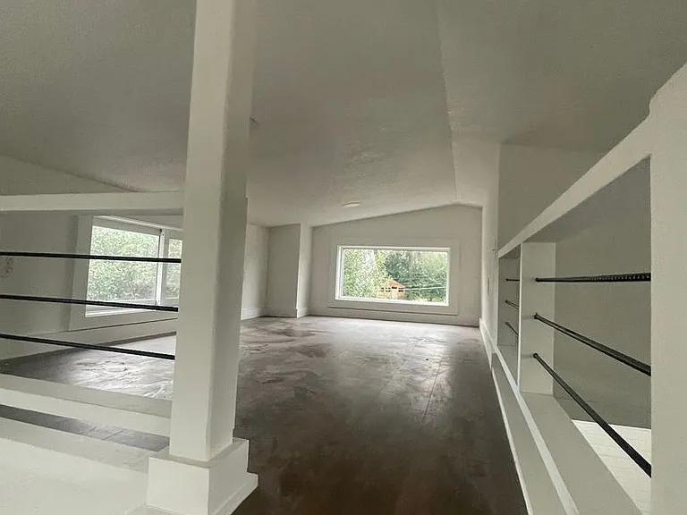 411 Smith St — Photo 11