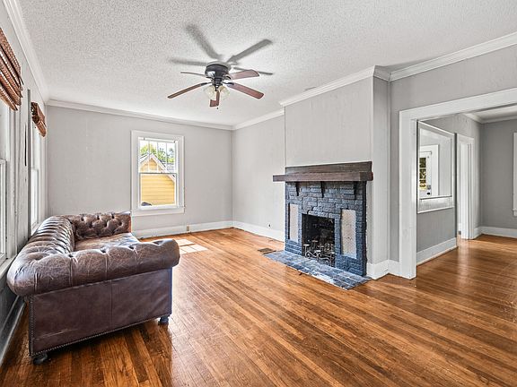 3rd image of 611 Tremont St