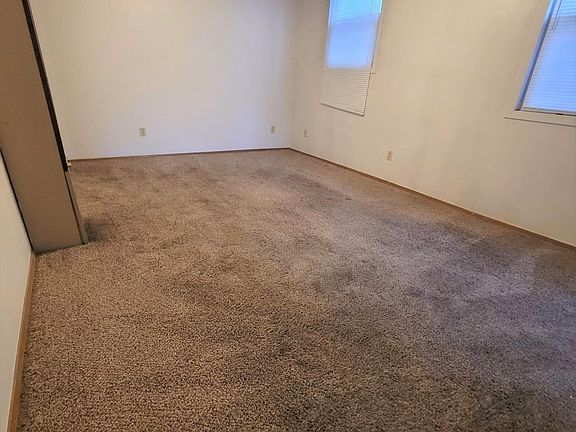 4th image of 4059 8th Ave NE #H