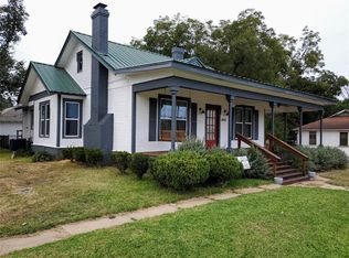 1203 Saint Lawrence St, Gonzales, TX 78629