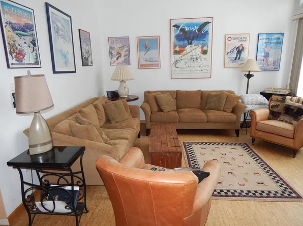 202 Bridges Circle #27, Warren, VT 05674