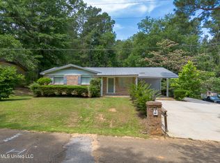 626 Saint Louis Ave NW, Magee, MS 39111
