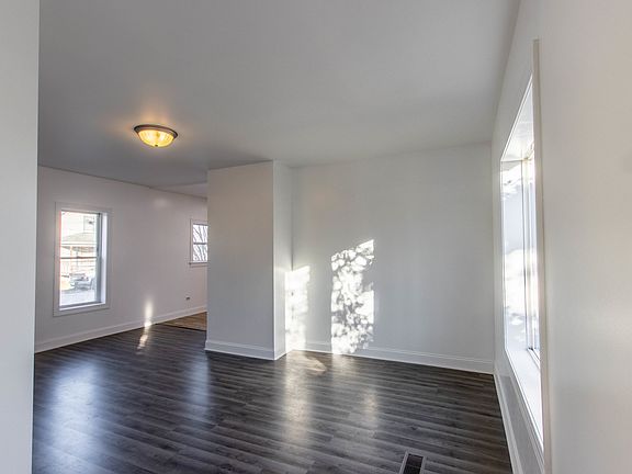 4th image of 252 Fairbanks Ave