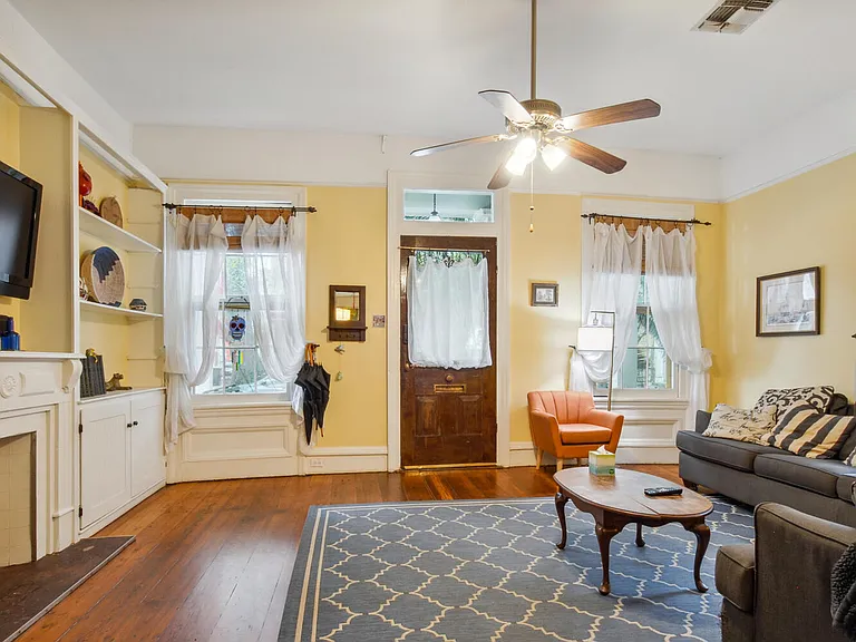 414 Delaronde St — Photo 11